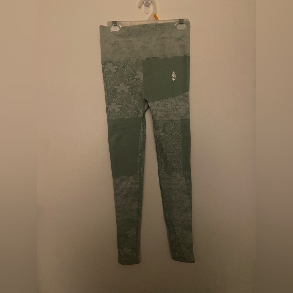 Free People Movement Set - Picture 6 of 6